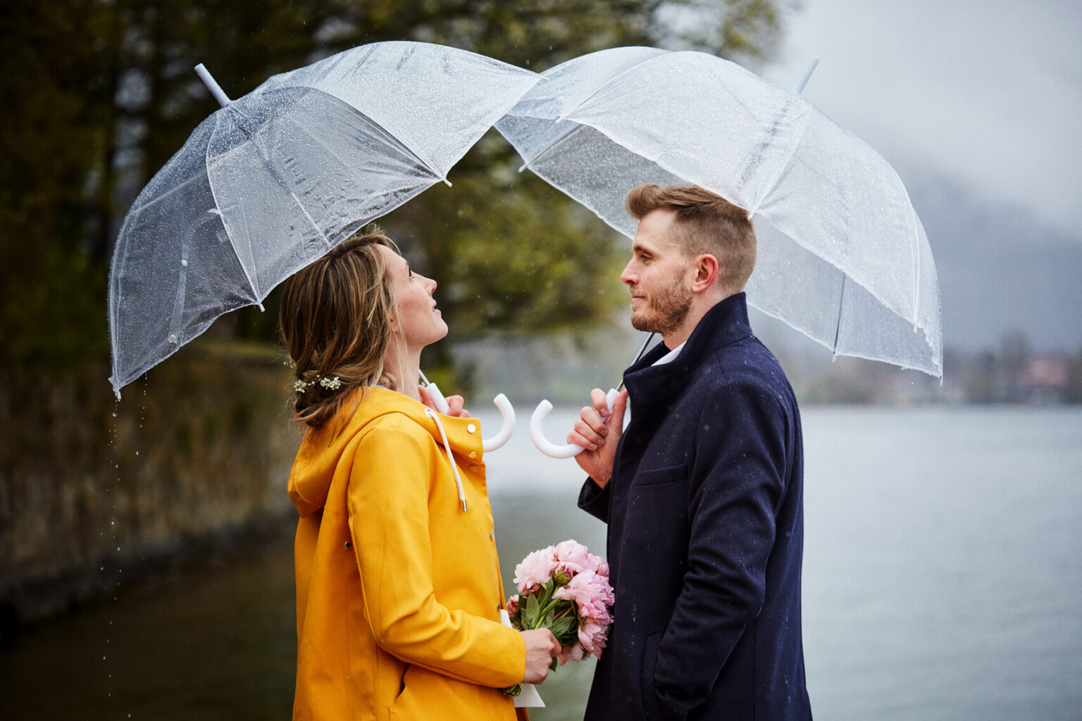 Paarfotografie im Regen